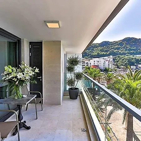 Hotel Sunraf Luxe 4*